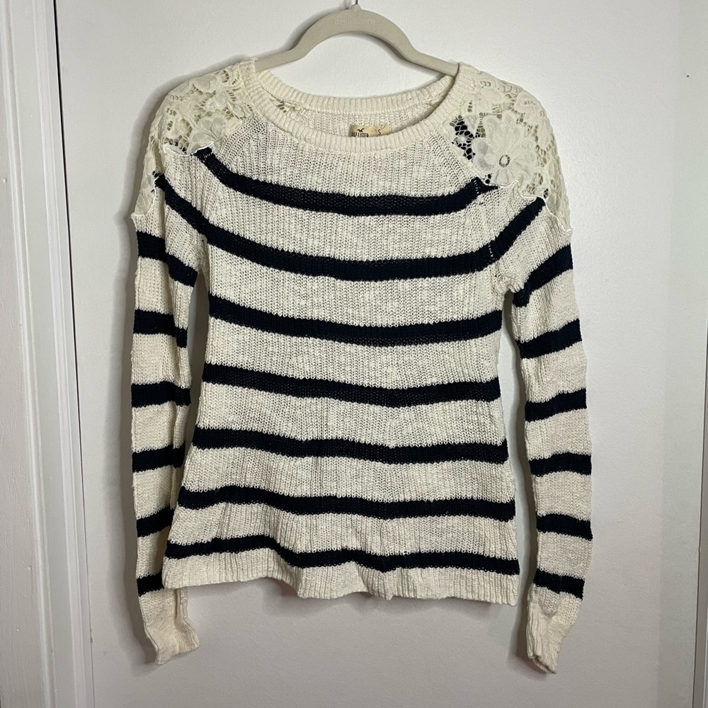 Hollister sweater